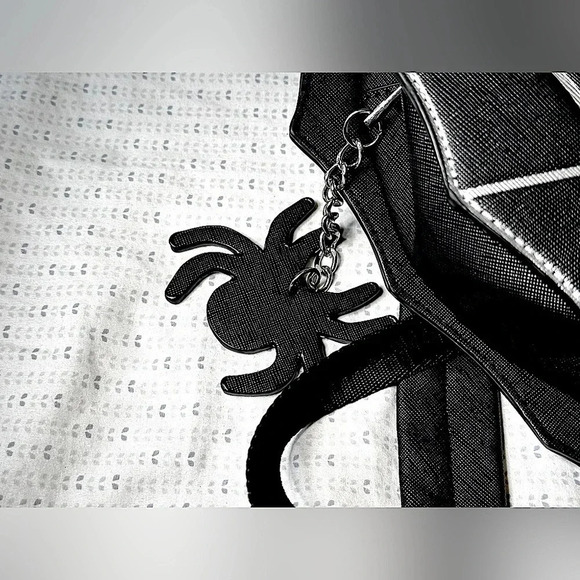 MAD Engine — Heart Spider Web Backpack - Picture 4 of 5